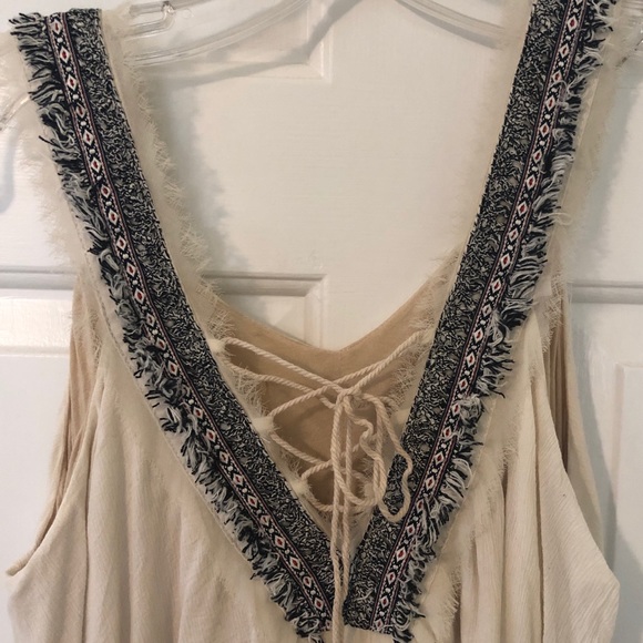 MISS ME Boho Embroidered V-Neck Sleeveless Tank - Picture 3 of 6